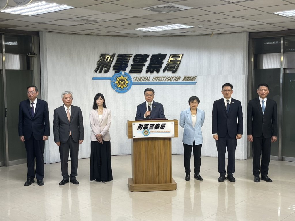 行政院長卓榮泰視察刑事局打詐成果　「淨流專案」查扣不法利得逾1.1億元