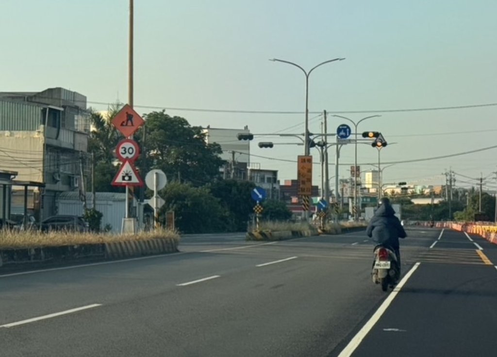 評論／台1線限速30挨轟太扯！一條省道變龜速路　問題真在機汽車太快？