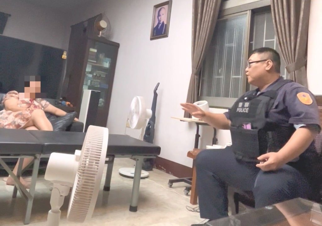 高學歷女子誤信虛擬貨幣投資陷阱險失百萬　東港警機智勸說成功阻詐