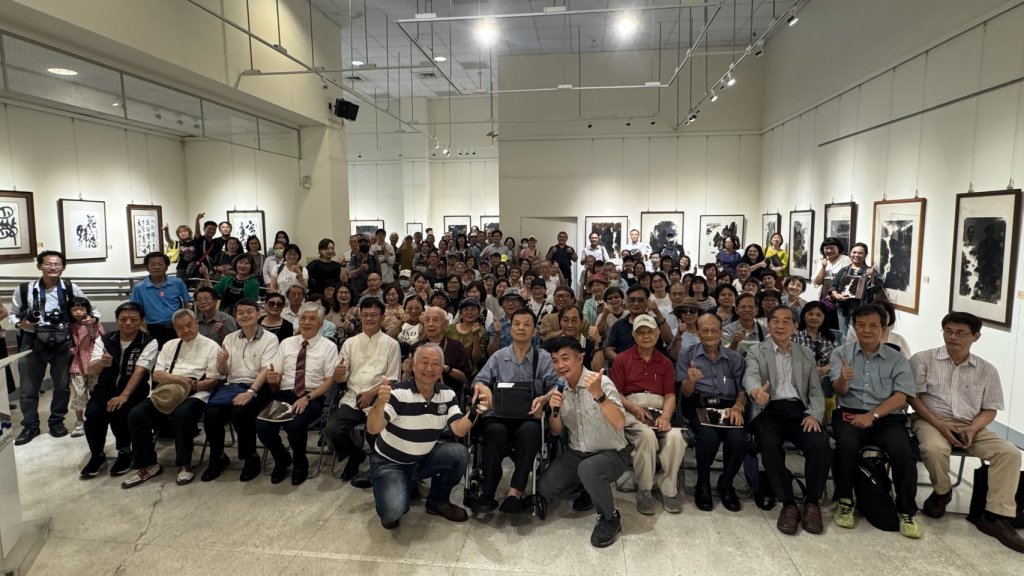 李惠正85歲水墨回顧展台中登場 重墨山水展現藝術人生與土地情懷 李惠正85歲水墨回顧展台中登場 重墨山水展現藝術人生與土地情懷