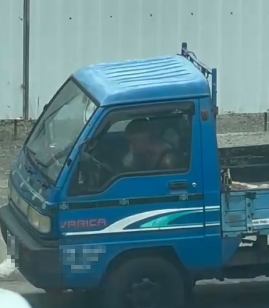 台中小貨車駕駛疑似車內吸毒！　警方追查中