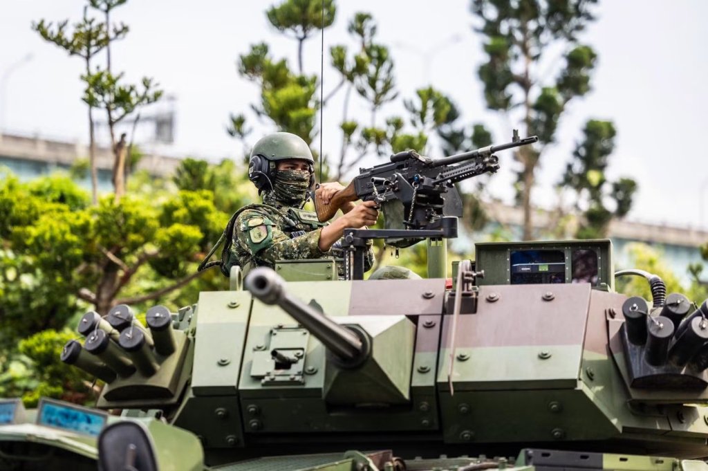陸軍旅長帶隊上酒店！狂歡到天亮  八軍團秒拔官下場曝