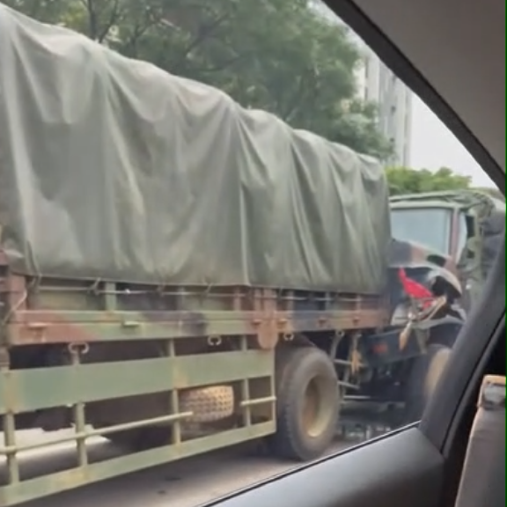 國軍聯合防禦操演出包！ 　兩輛戰術輪車擦撞幸無人受傷