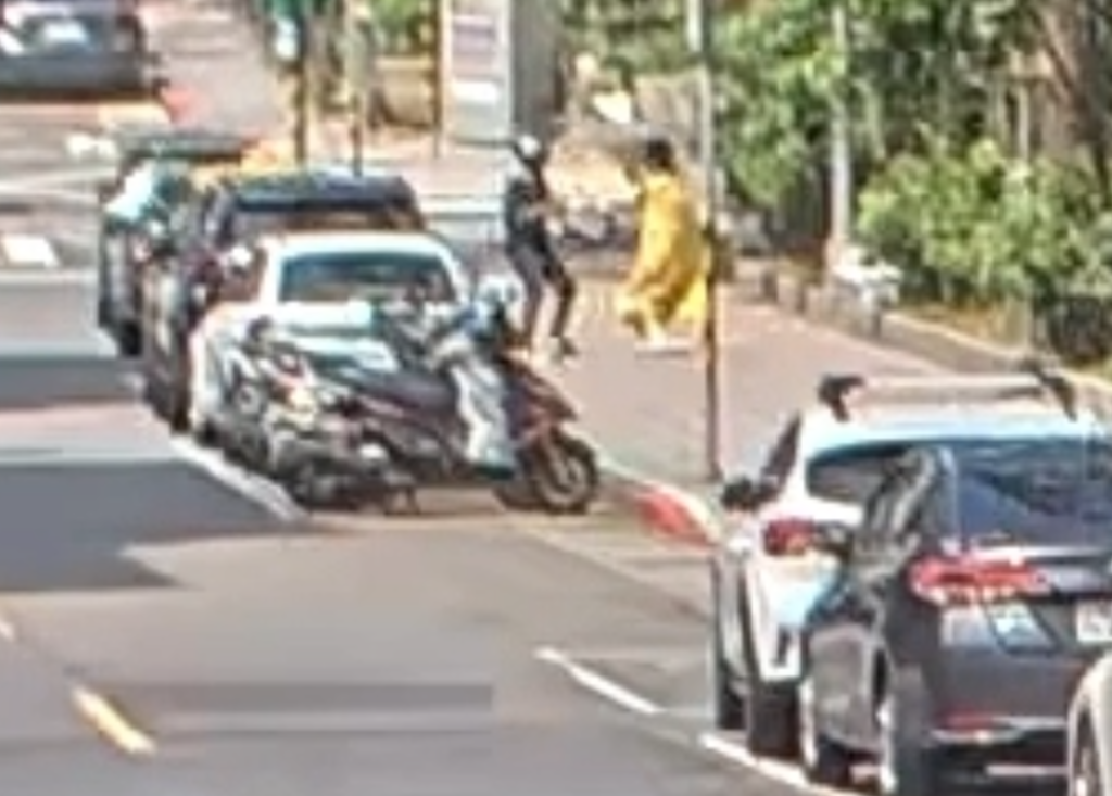 強盜皮包變換交通工具逃避查緝　士林警科技辦案3小時內逮捕