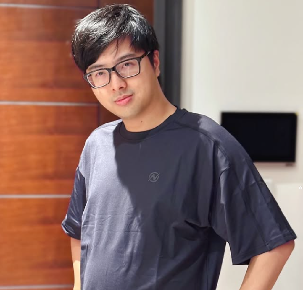實況主丁特三天沒開台「原來當爸了」！曬產房照曝喜訊