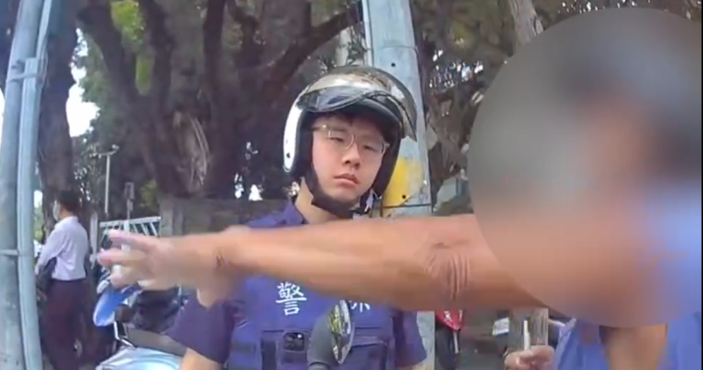 警察面前連揉爛兩張罰單丟掉！　豐原無照騎車男慘了