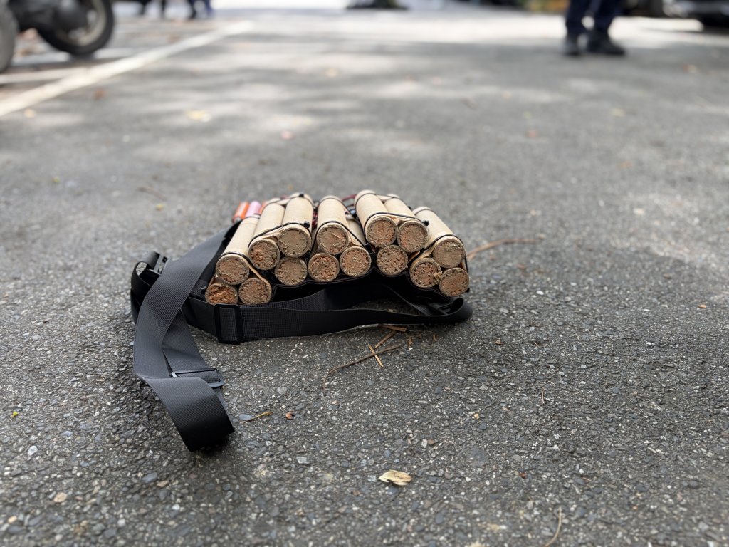 驚！男子手提袋藏爆裂物闖新北議長服務處　警方逮捕移送法辦