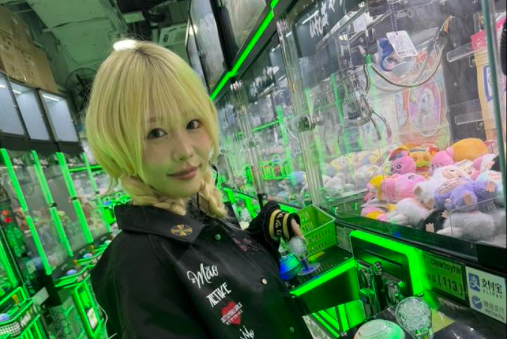 持續開火！前AV女優濱崎真緒再酸網友：看盜版AV跟漫畫時怎不去罵是罵簡體字？