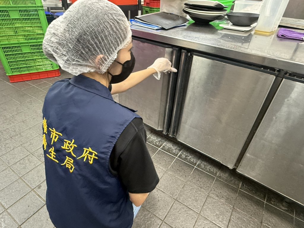 漢來海港驚見米奇！老鼠闖Buffet　員工變獵人全場追捕