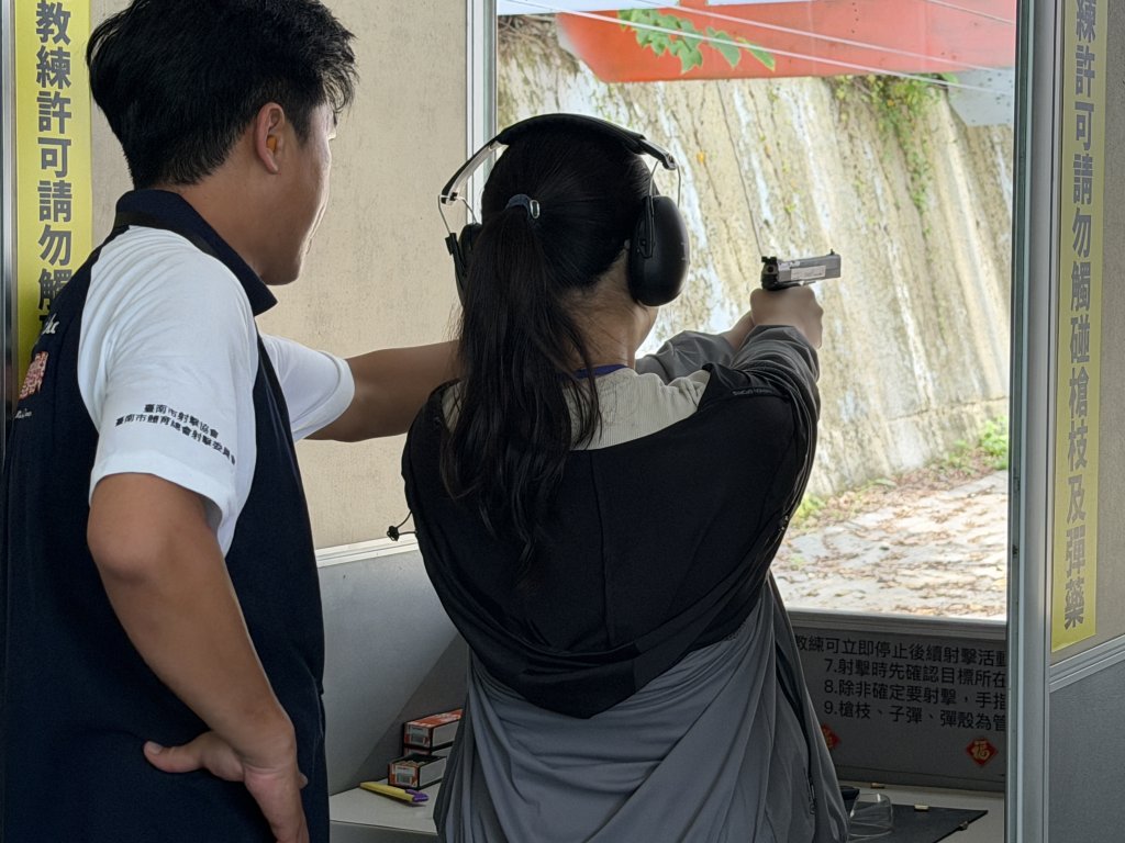 不是打電動！柳營靶場辦「射擊體驗」防偏差　協會理事長蔡岳勳：盼建立正確觀念