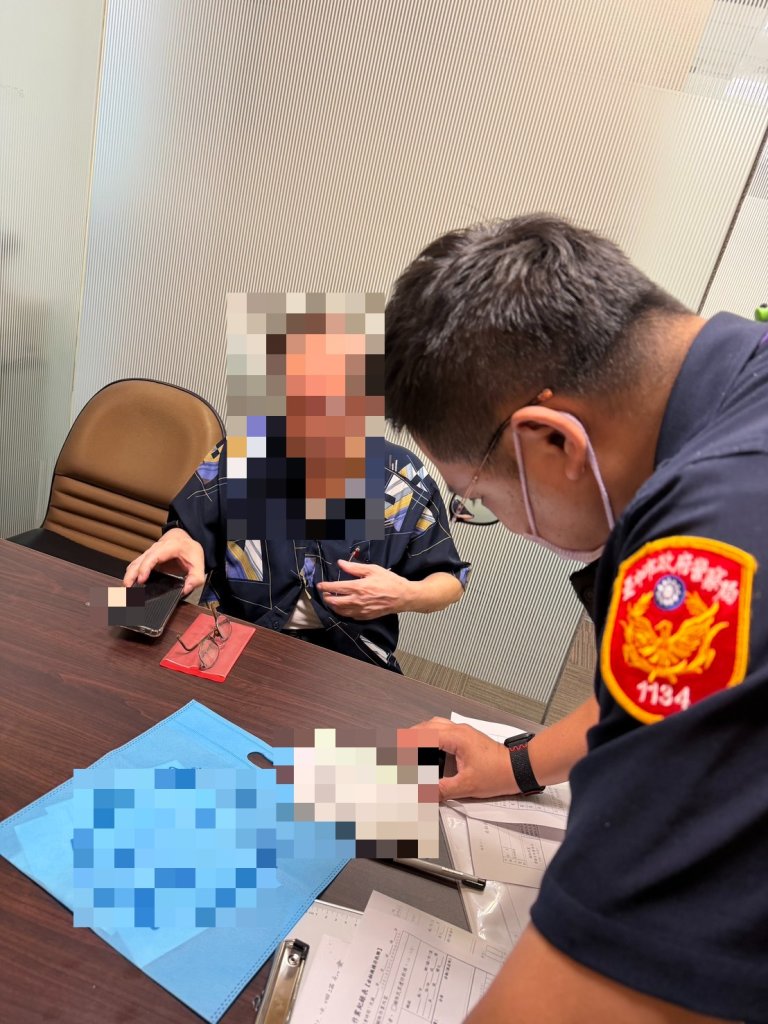 誤信跨境保健品「神奇療效」　老翁險匯53萬元購買　警銀聯手成功攔阻