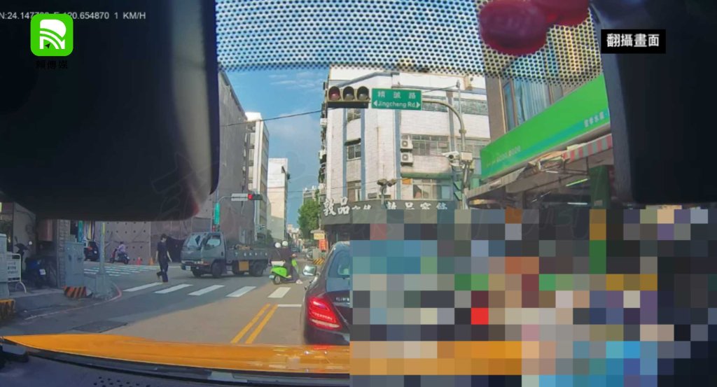 貨車左轉未禮讓行人釀事故　台中西區男子斑馬線遭撞送醫