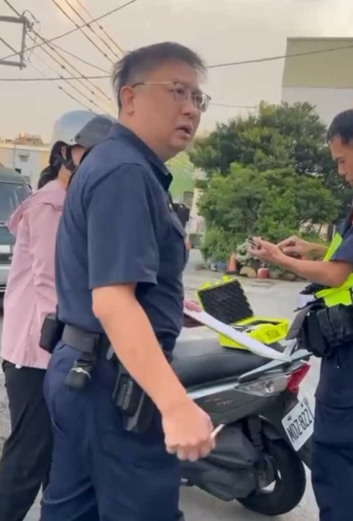 「警察你來做好不好」「講什麼鬼話」　彰化民眾未帶證件被警員嗆 