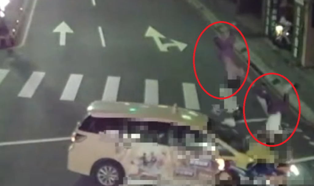 三重車禍小情侶重創！　共乘機車遭小黃撞飛腦出血骨盆開裂骨折