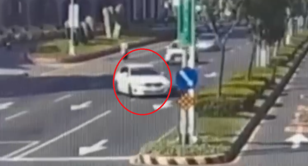 板橋87歲翁釀死亡車禍！疑駕車鬼切與微型電動二輪車相撞　騎士傷重不治