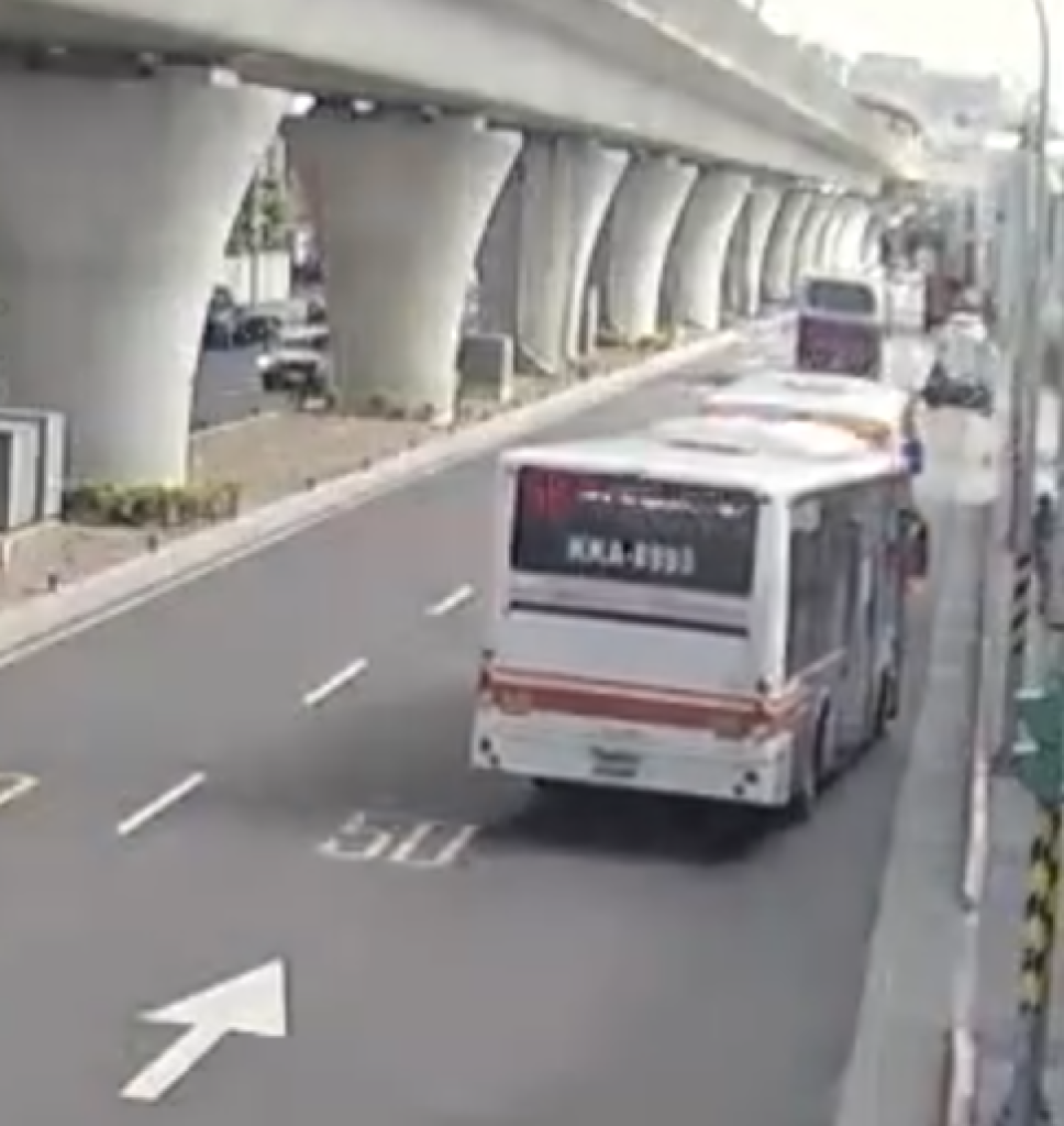 新店公車追撞！　乘客7歲男童受傷送醫