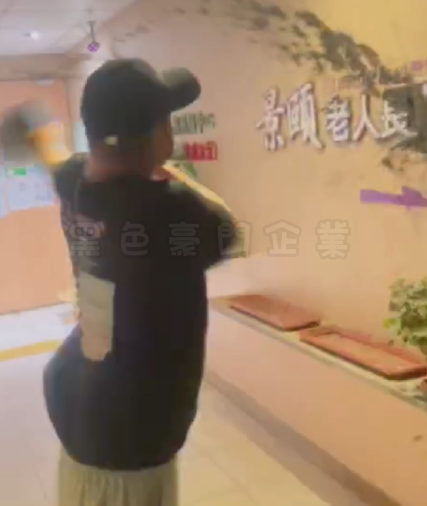 新莊長照中心遭潑漆放鞭炮！　疑欠債惹禍警追查中