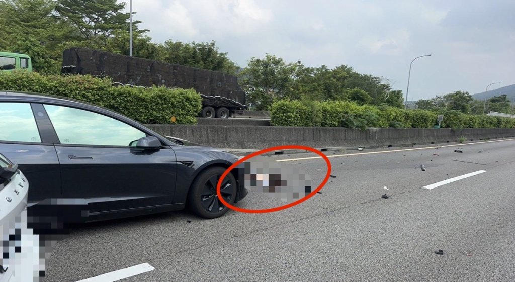 快訊／國1三義段3車撞成一團！占3車道回堵　驚傳民眾噴出車外