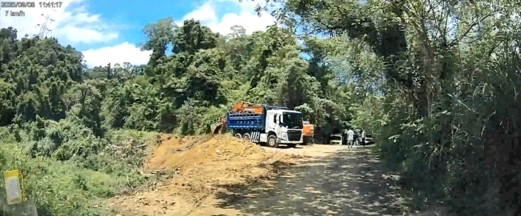 竹東檢警破獲廢棄物處理集團！釀農路龜裂坍方　居民進出受阻苦不堪言