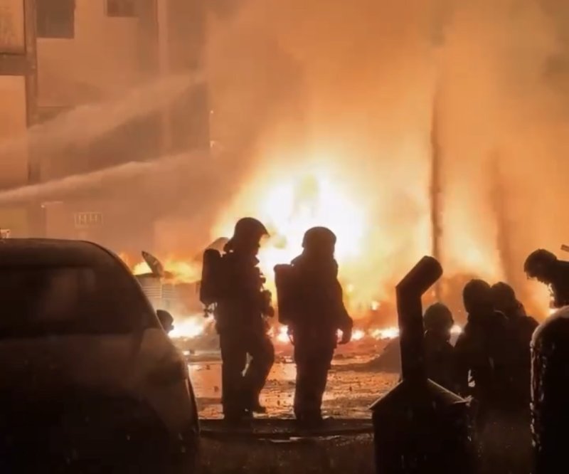 快訊／台南深夜爆炸…「3警消、10民眾」傷 8房、11車受損