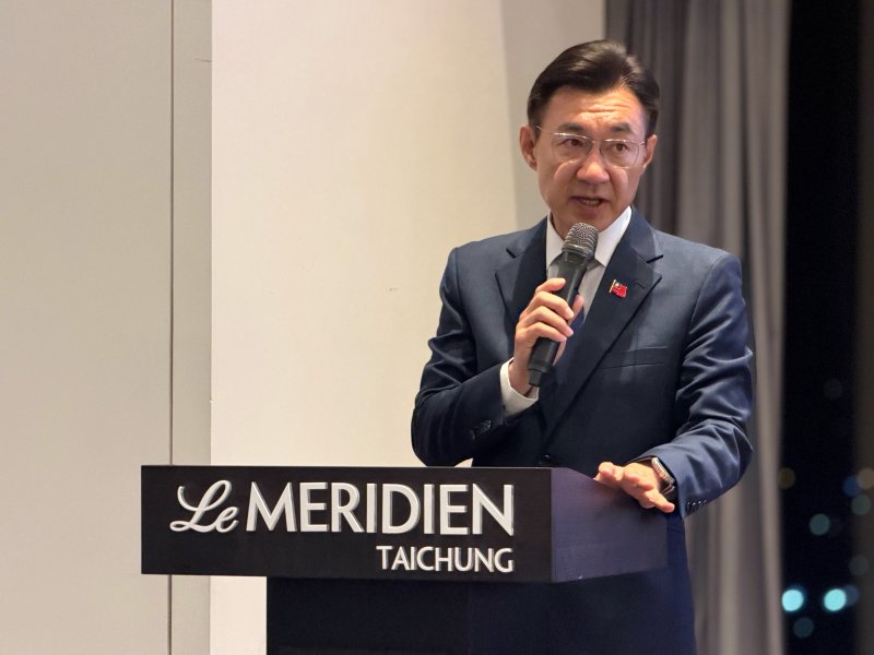 江啟臣全英文對話臺中美國商會　拋三大委員會、捷運紅線打造國際臺中