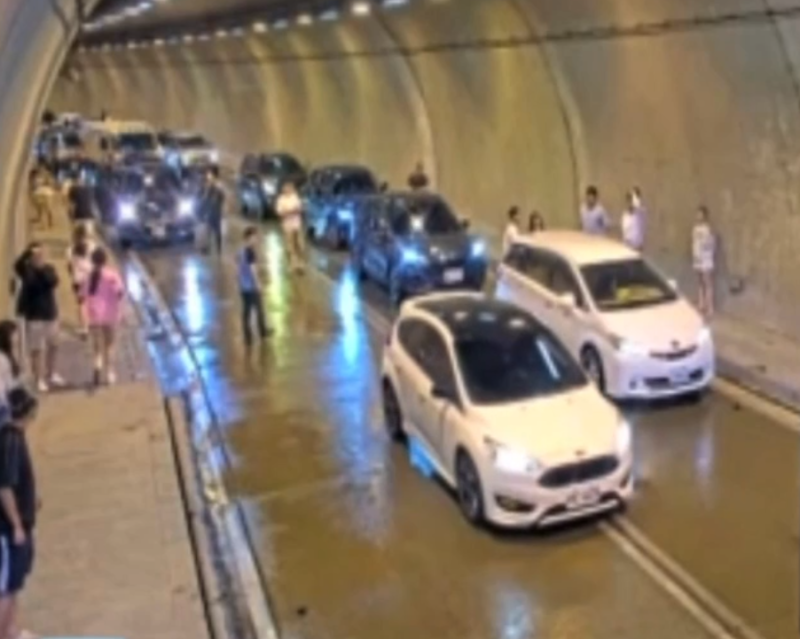 蘇花改蘇澳隧道內4車追撞！　車流回堵蘇澳警到場排除