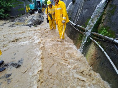枋山=枋野間土石流加劇搶修不易　今日24時前南迴線列車停駛