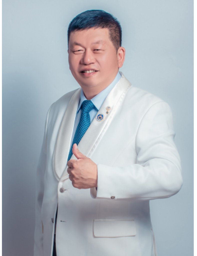 首任總監