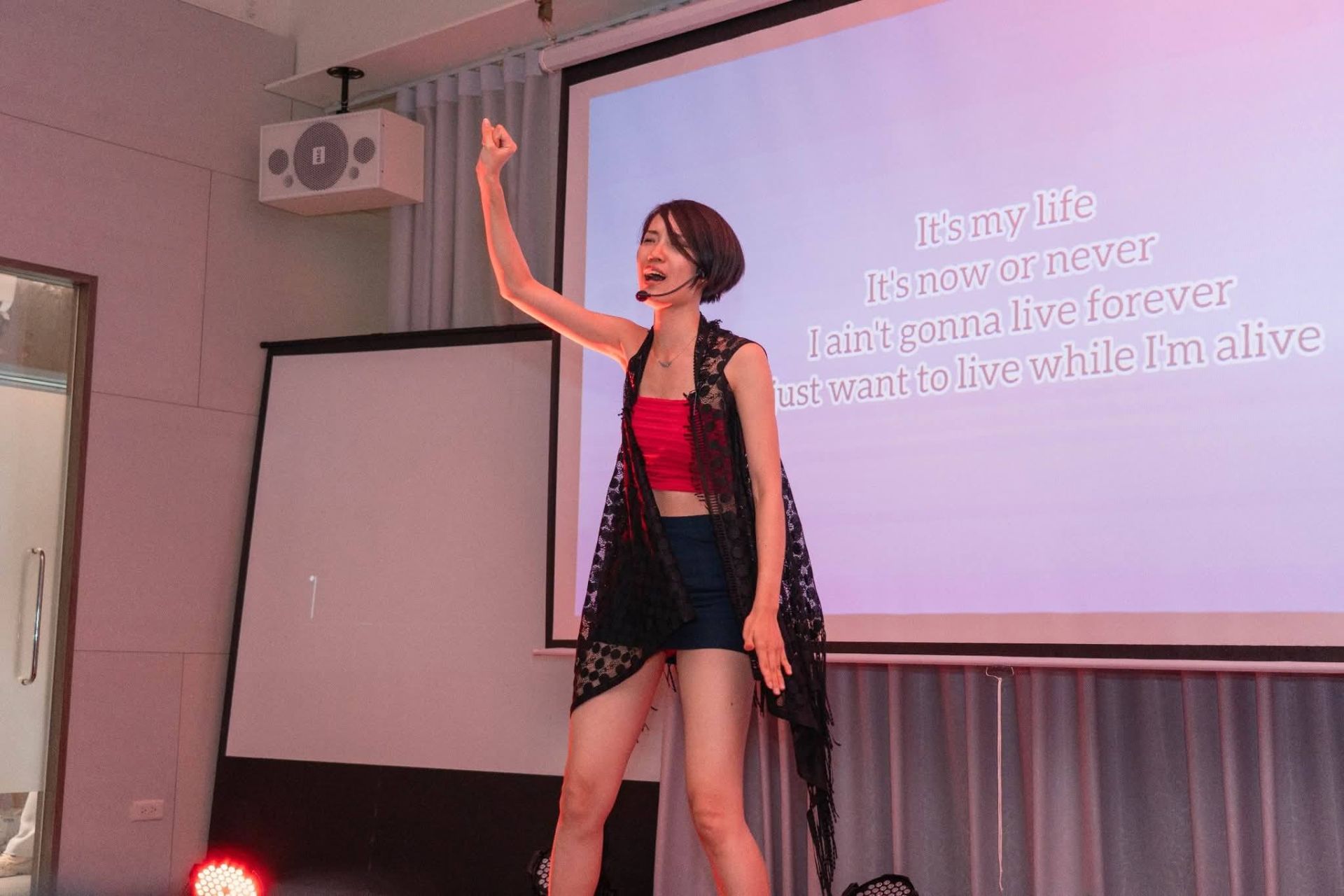 將音樂及歌聲，透過肢體、表情，傳遞到每個人心中。（圖片來源／TSLA 籌備處 / 表演者 Doby）