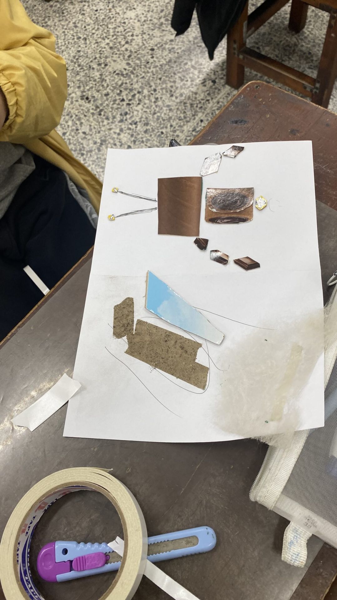 泥土變金粉，濾網變雲朵。孩子們學會了重新定義價值，讓廢棄物也能成為藝術的養分。（圖／記者施睿皇攝）