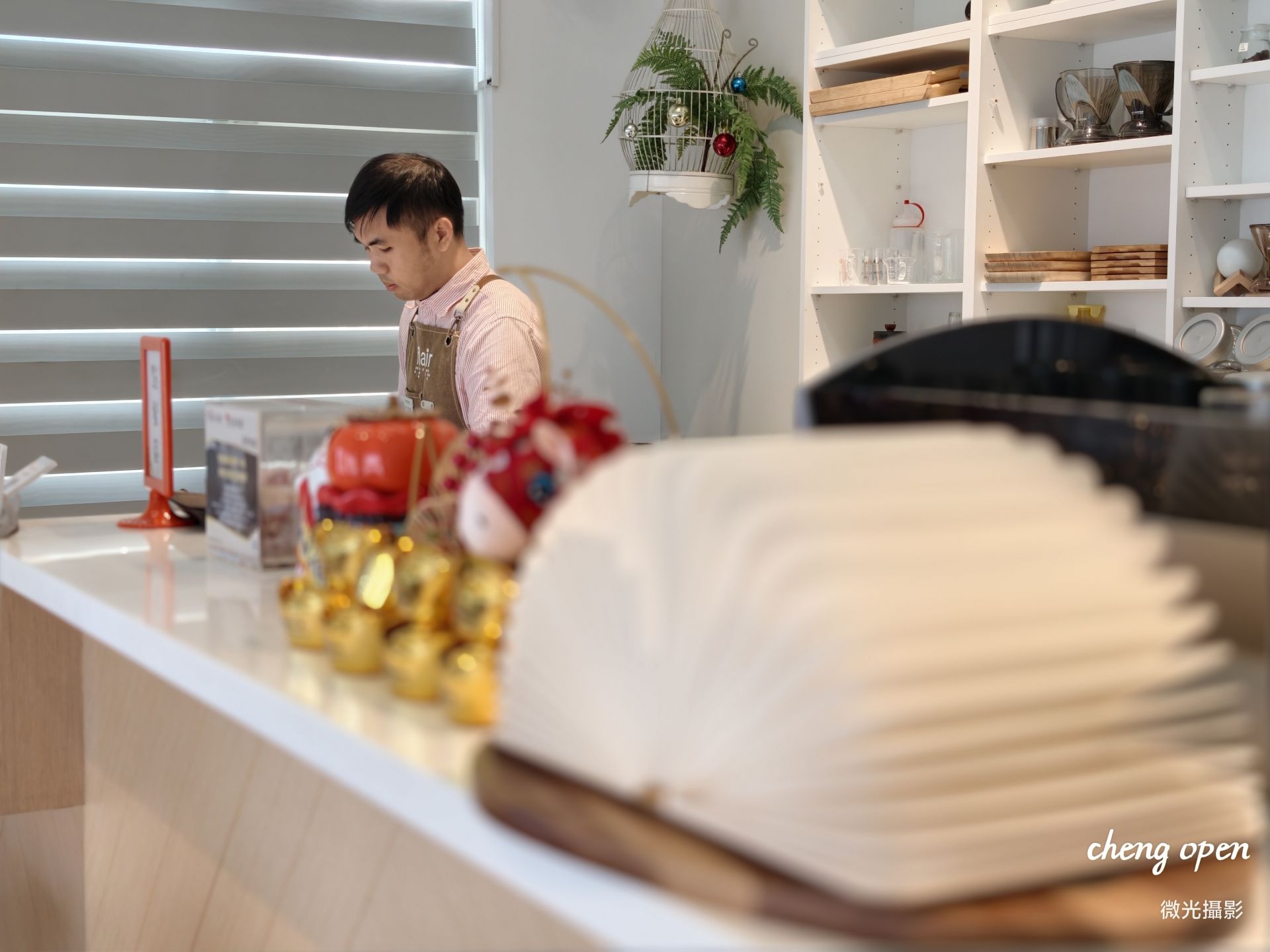 視障咖啡師沖煮咖啡