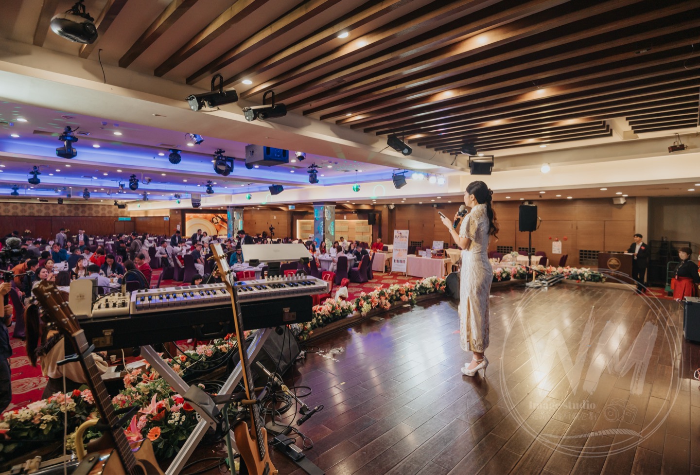 場域規劃創造極佳流動感，引導商務交流自然走入日常公益交流，圖中為薇萌西屯公益學習會（主辦代表：吳玟璇 會長）。