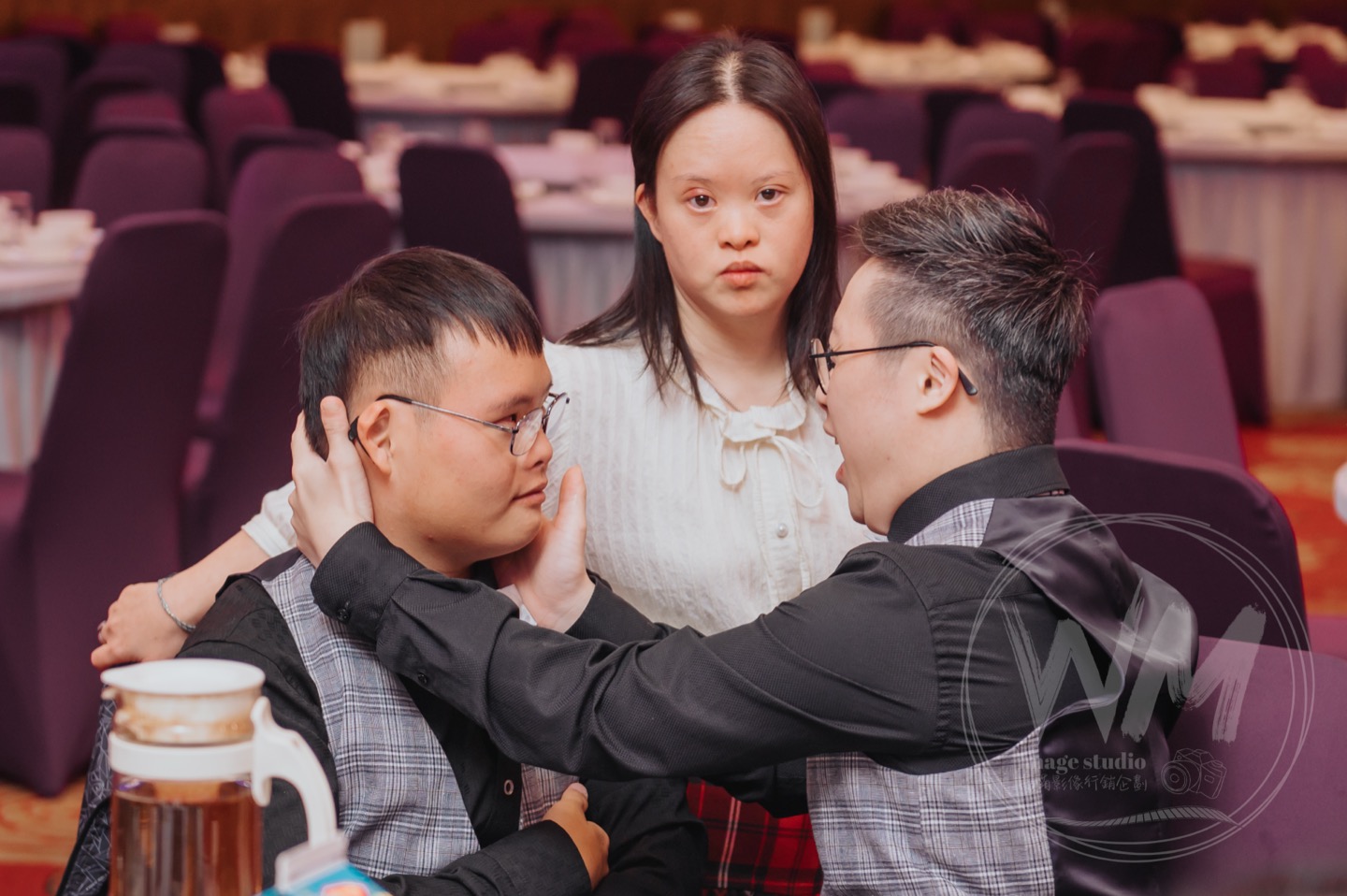 在連結中找回力量，共同建構城市中溫柔的共好生態系，圖中為唐寶寶大器樂團成員互動。