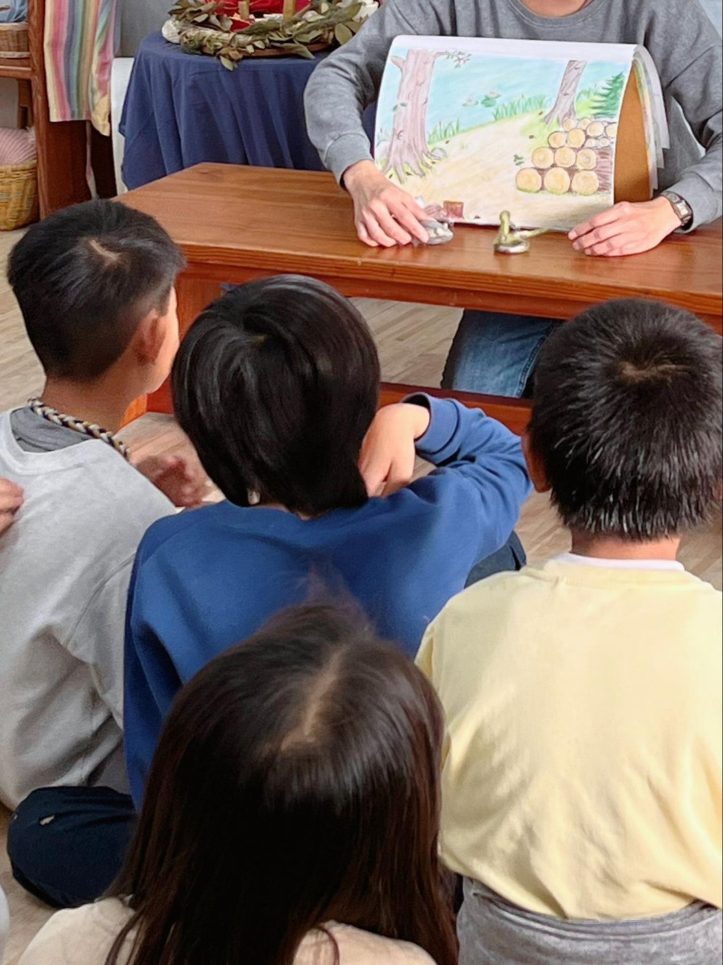 數學貨幣主課程中，義賣農耕課與手工課手作商品。