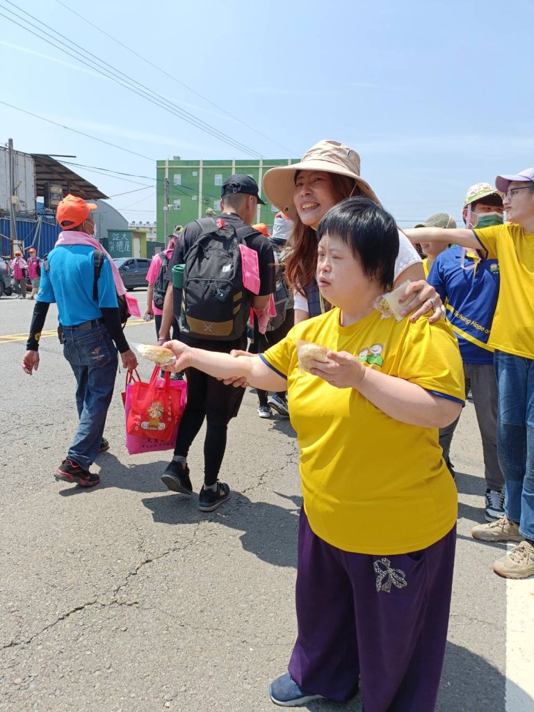 【愛不止步】臺中希望家園攜手天使院生參與媽祖遶境，用300顆滷蛋傳遞感恩與祝福