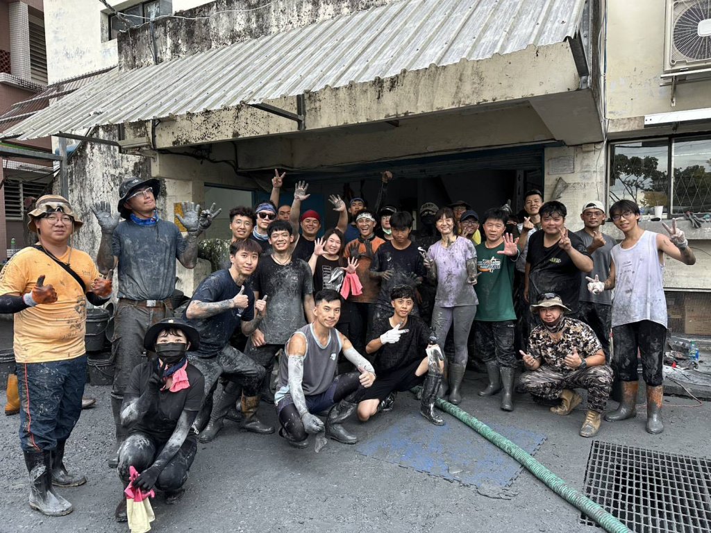 不為掌聲而行走──一位大學生的「鏟子超人」花蓮紀實