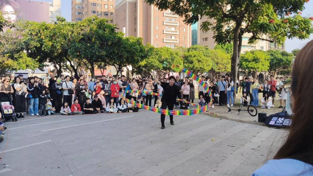 他用20年，讓龍在空中起舞——勤美扯鈴表演背後的台灣夢