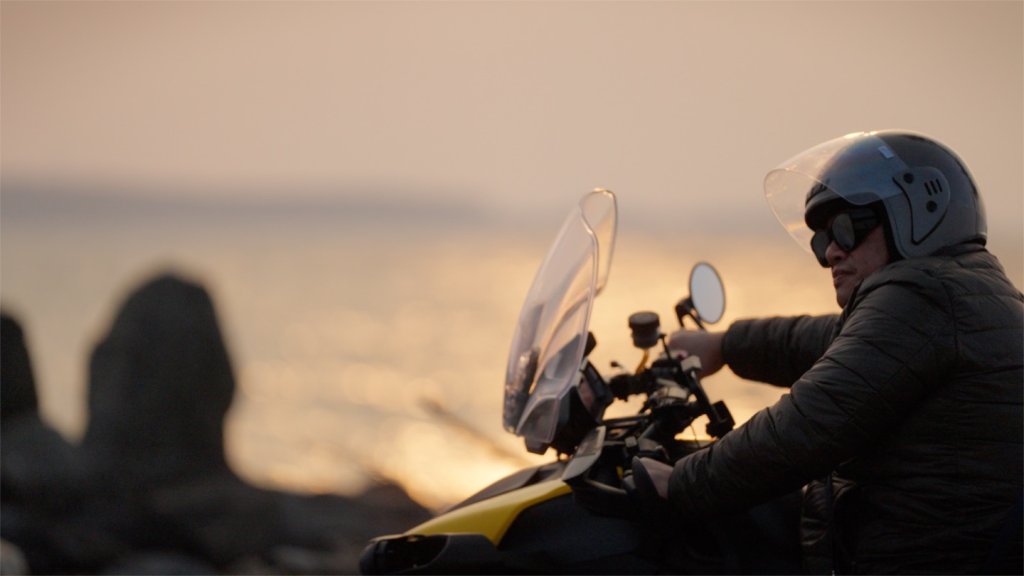 ［ 微光人物誌 ］七十歲的追風狂人：當他跨上重機，輪椅上的他成了一陣自由的風【 公益專欄 ／ 李坊良 】