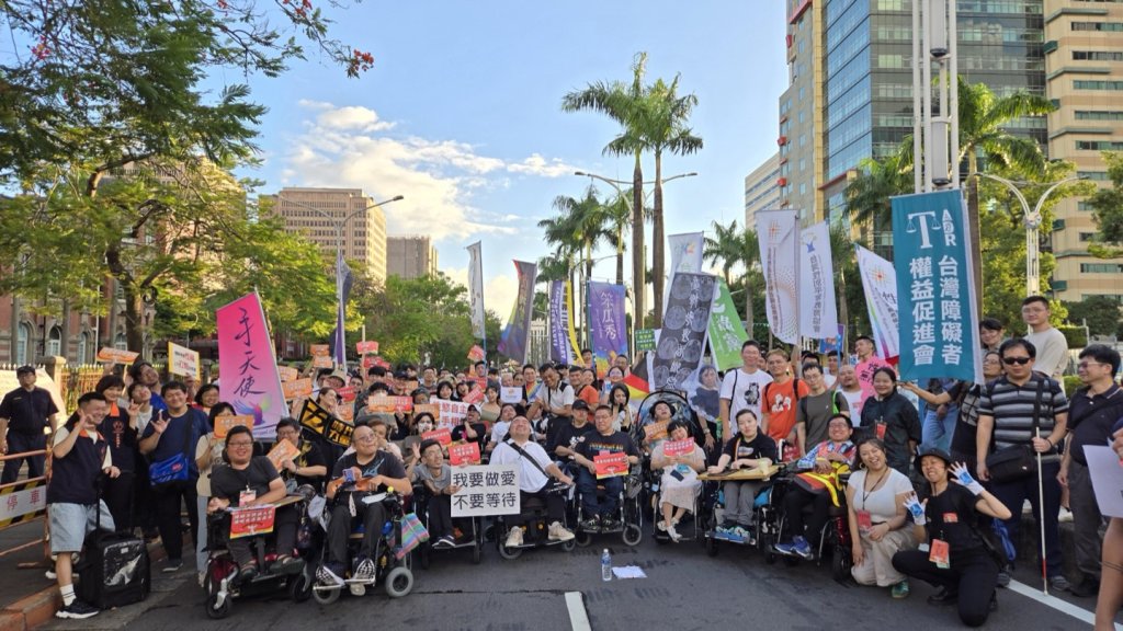 ［ 微光人物誌 ］拆解隱形的牆；看見「看不見的傷」【 公益專欄  / 靖雁與奶姬 - 公視《極樂世界之好好出門》 】