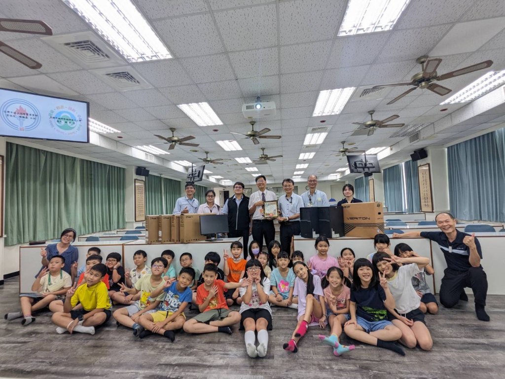 永續教育新篇章：台灣中油煉製事業部捐贈再生電腦，助學童跨越數位鴻溝