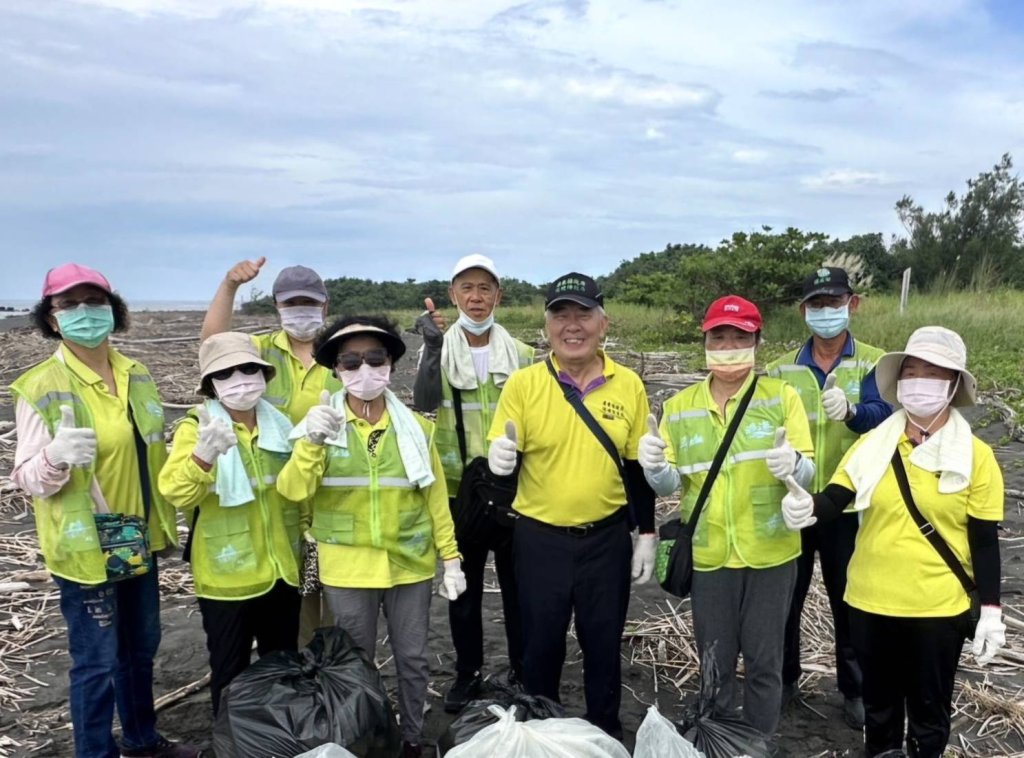 響應國際淨灘日   屏東縣雙週接力淨灘
