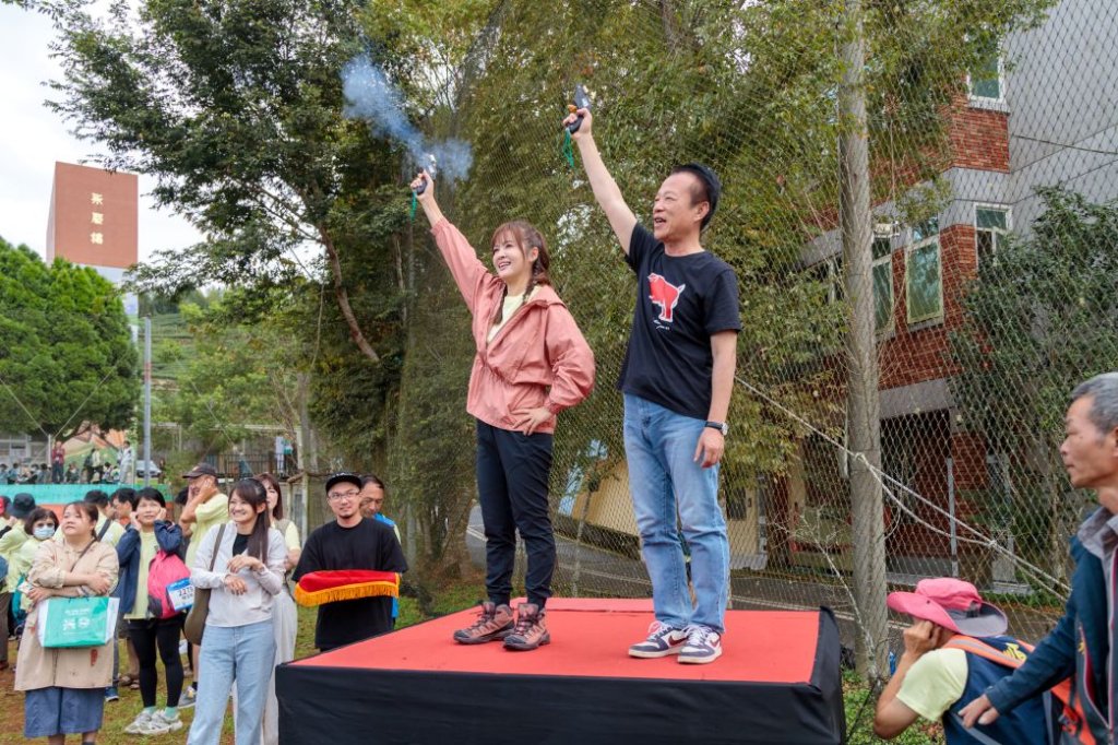 走進秋天最美的嘉鄉步道，千人共遊石棹步道群！