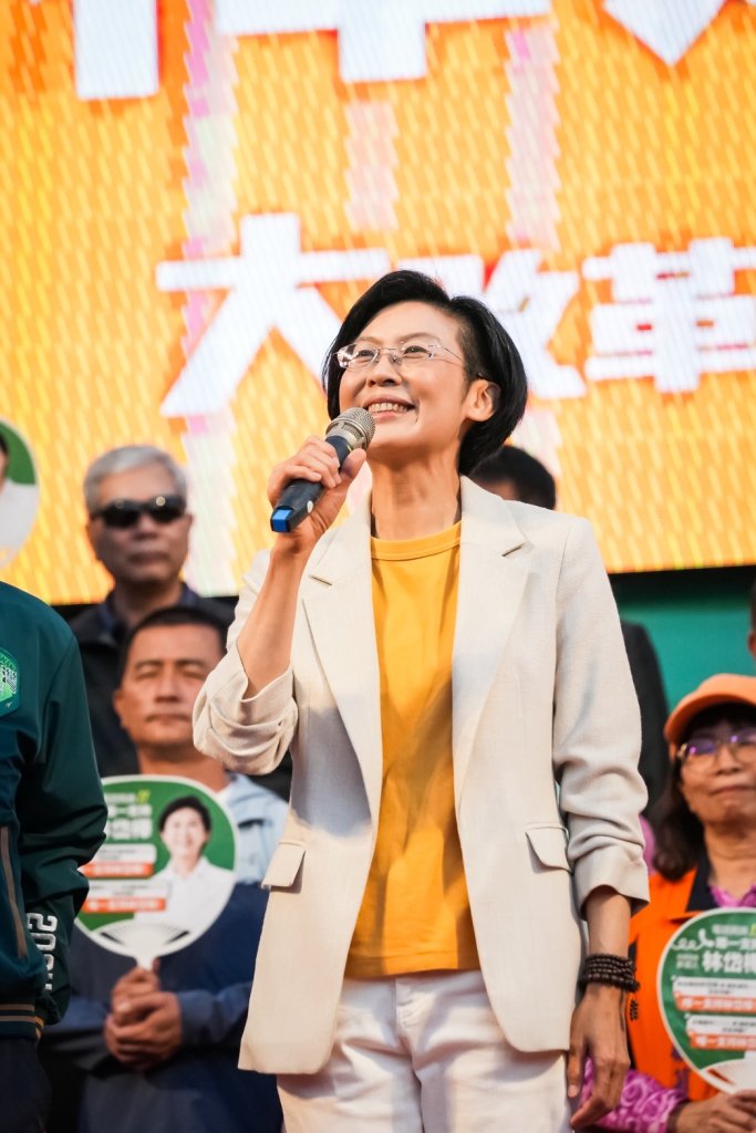 逾萬人湧進旗山造勢場 林岱樺激動大喊市民做主