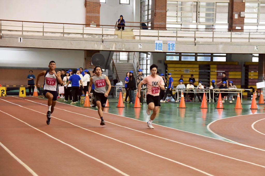 接近歲末  迎接校慶  屏科大戶外、室內運動會風雨無阻