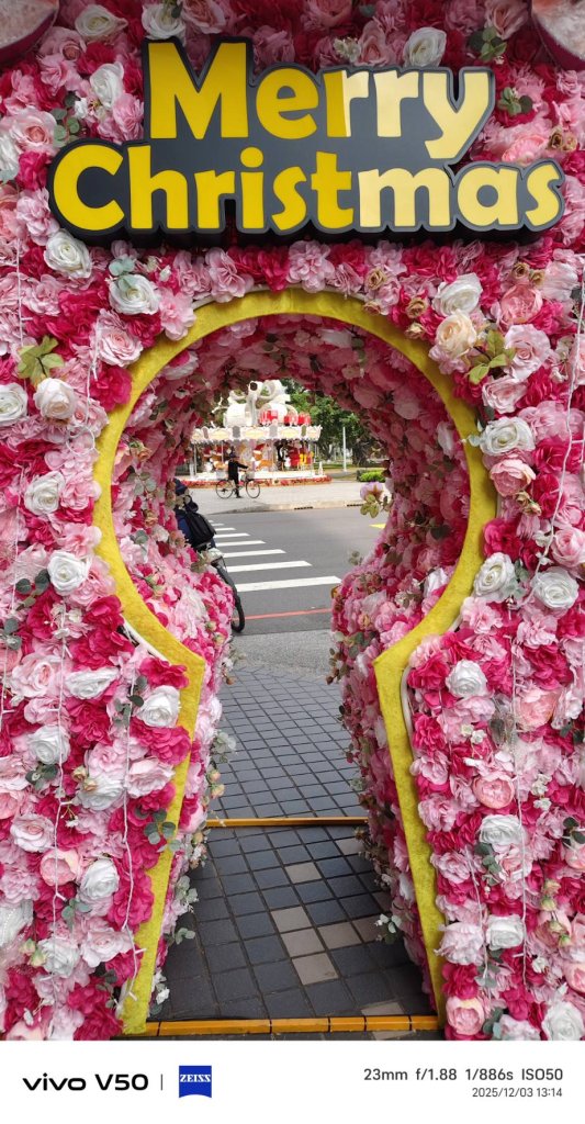 玫瑰拱門鑰匙孔  聖誕燈會屏東門