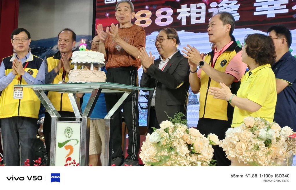 全台灣有這樣的校慶場面嗎？屏工校友會氣派、展現團結實力！ 