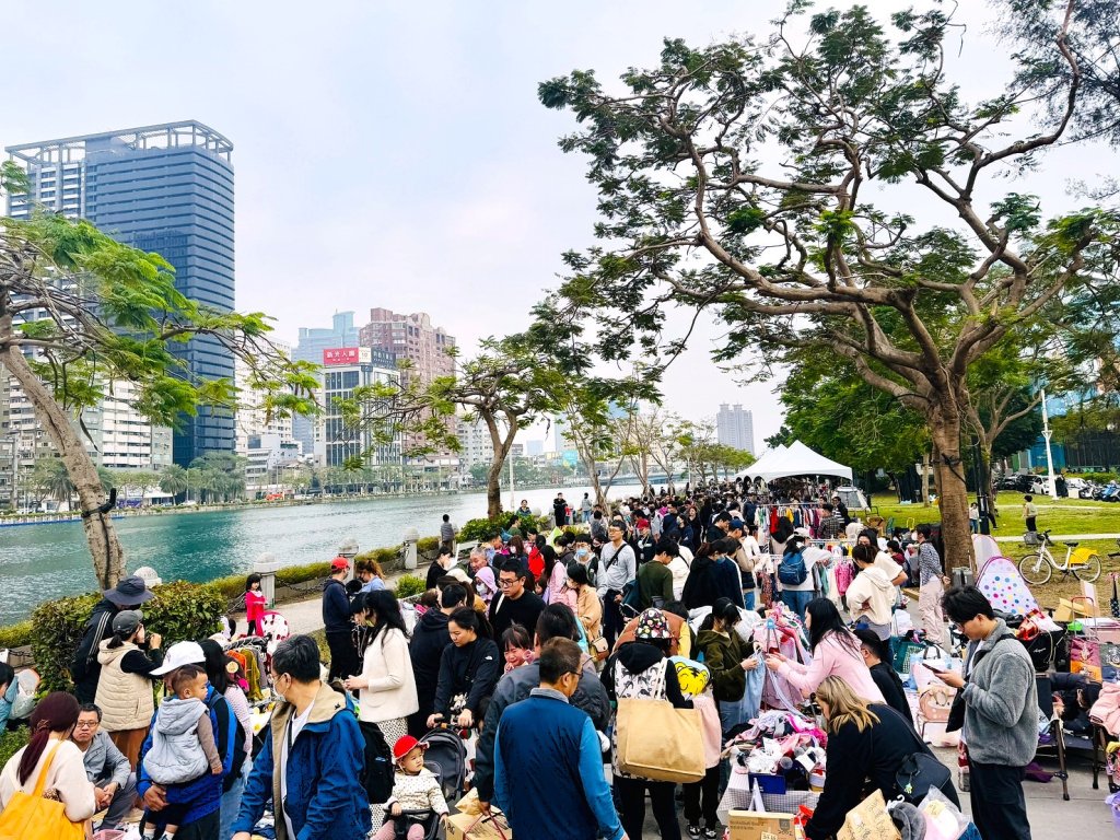 小小店長回來了！小樹市集連兩年插旗愛河 今年提前開市更好逛