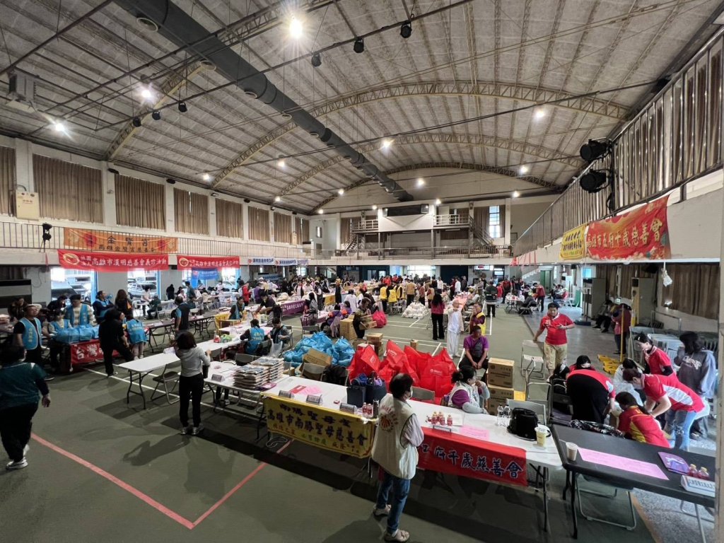 寒冬送暖、情在人間——美濃區公所攜手慈善團體關懷弱勢與獨居長者