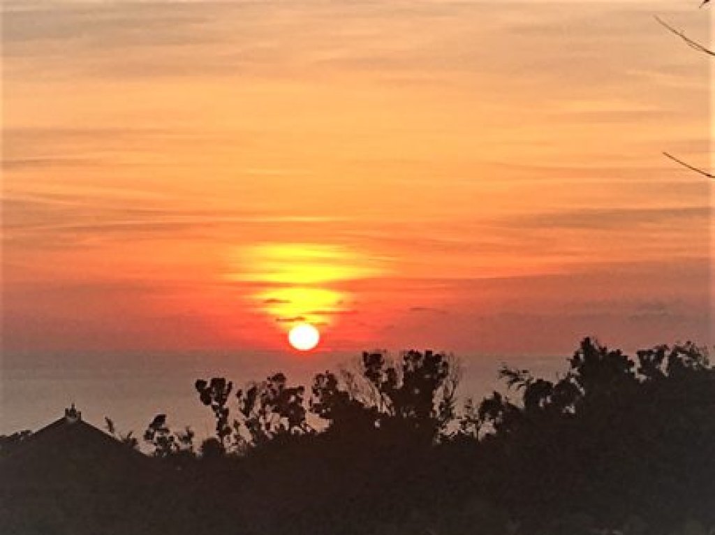 【幸福講堂】看見傷痕下的光芒：當孩子自傷時，一座橋樑的搭建指南