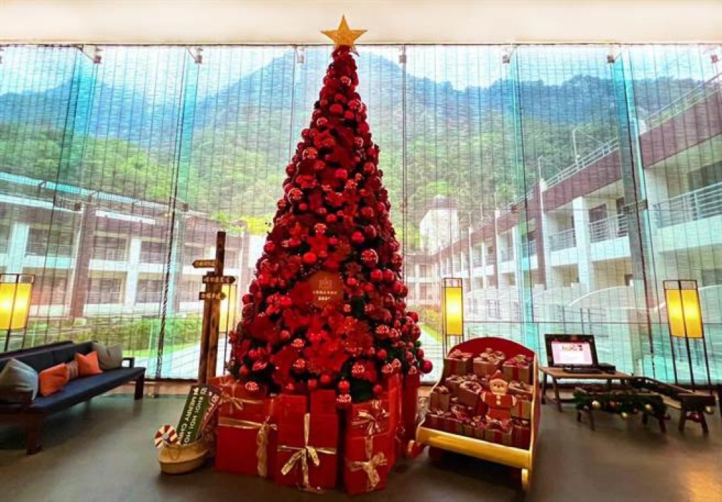 《峽谷聖誕夜，太魯閣晶英星光與爐火共釀的寧靜儀式》